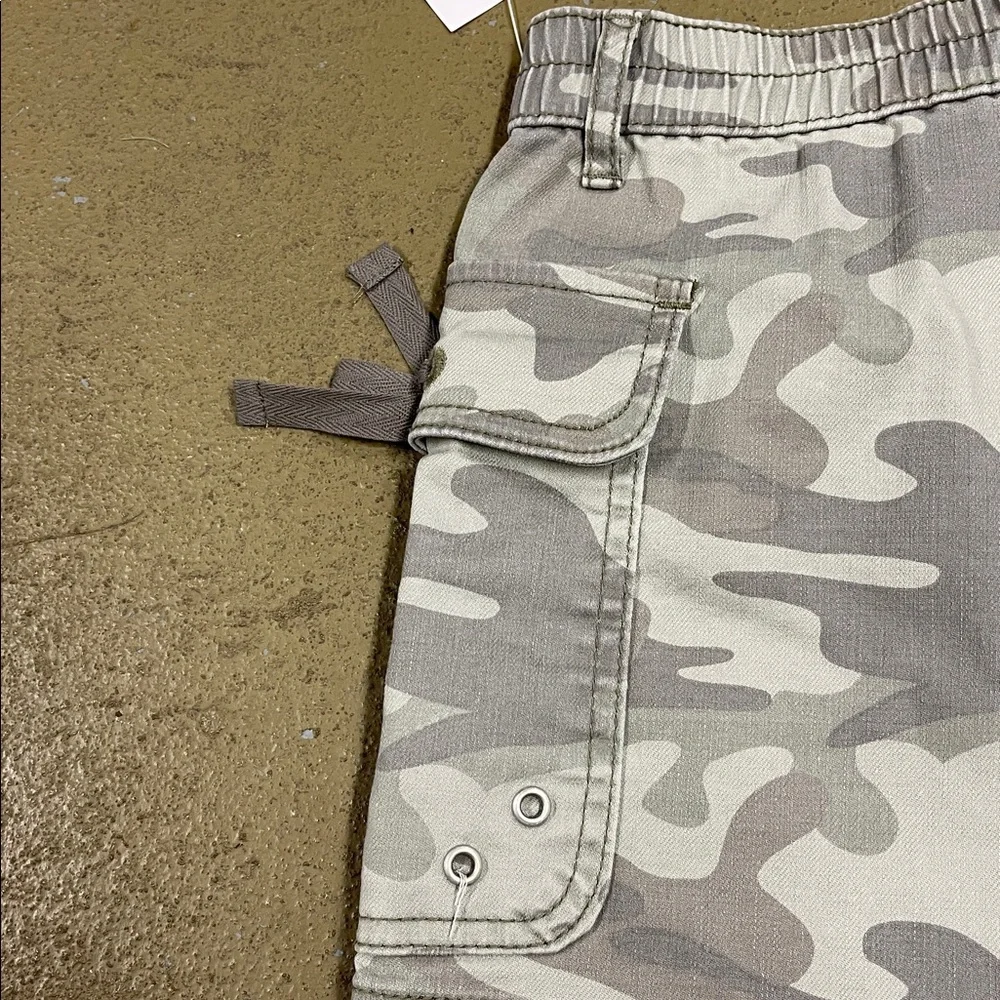 COLORFUL PLANET Camouflage Cargo Bow Shorts Girls Size 14 NWT